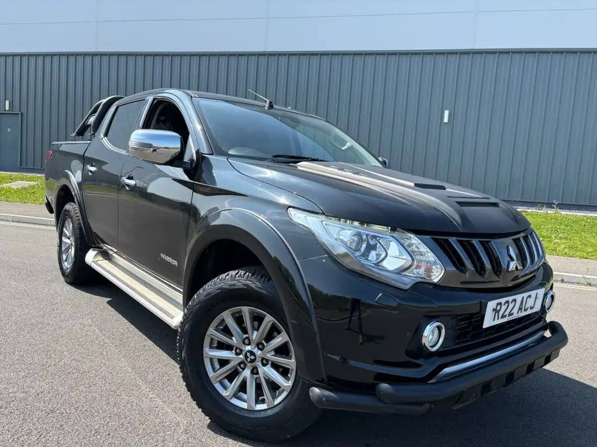 2017-mitsubishi-l200-24di-d-warrior-178bhp-eu6-auto-big-9