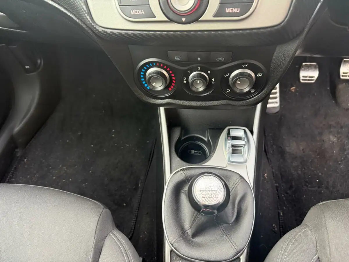 2011-alfa-romeo-mito-14-quadrifoglio-verde-big-13