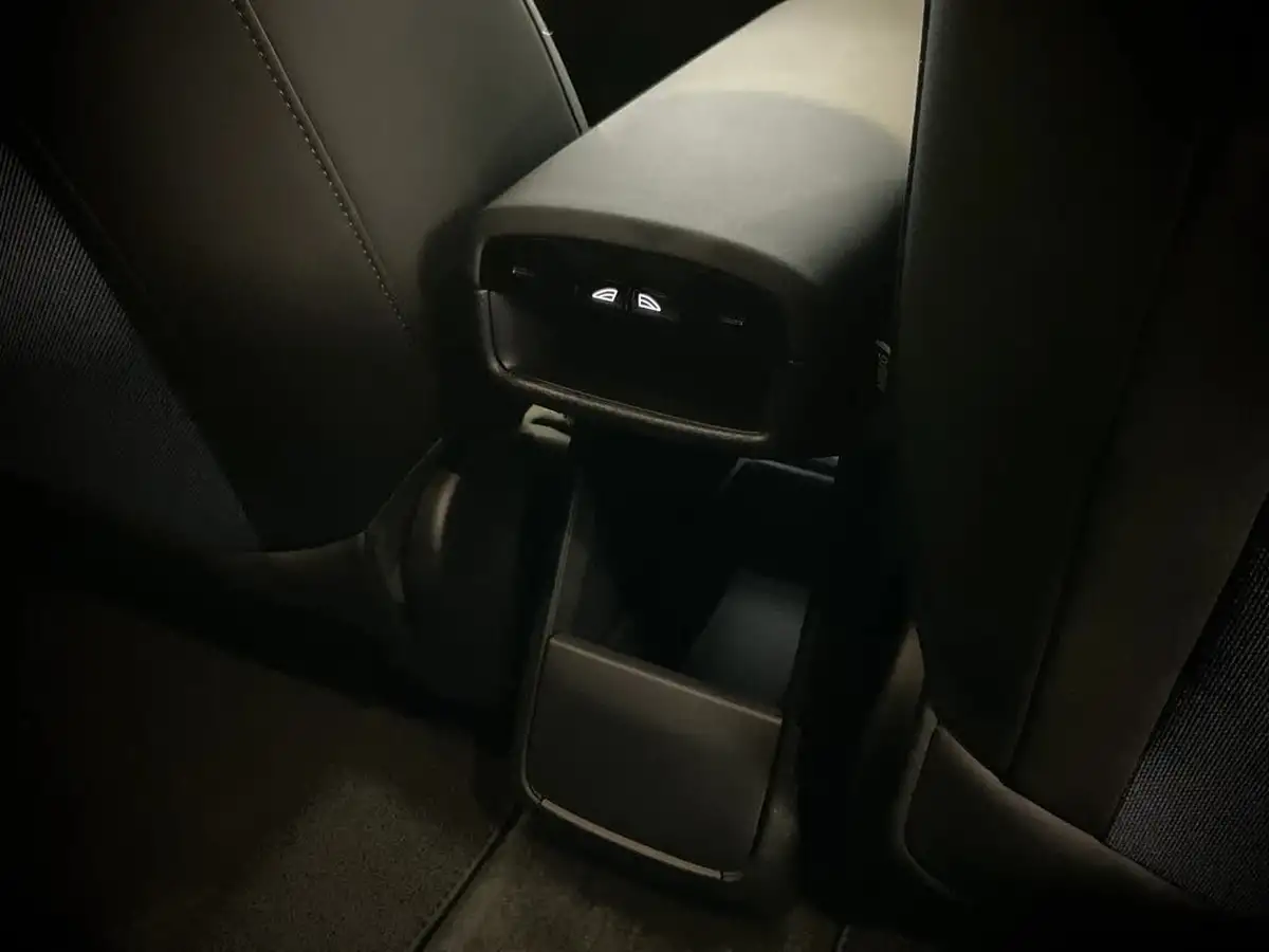 2024-volvo-ex30-e-twin-ultra-big-35