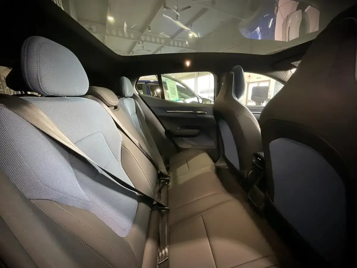 2024-volvo-ex30-e-twin-ultra-big-11