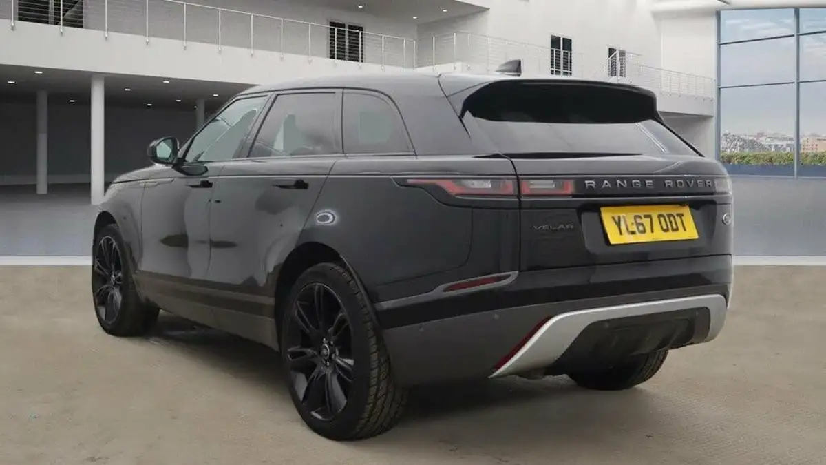2017-land-rover-range-rover-velar-20-p250-r-dynamic-se-big-3