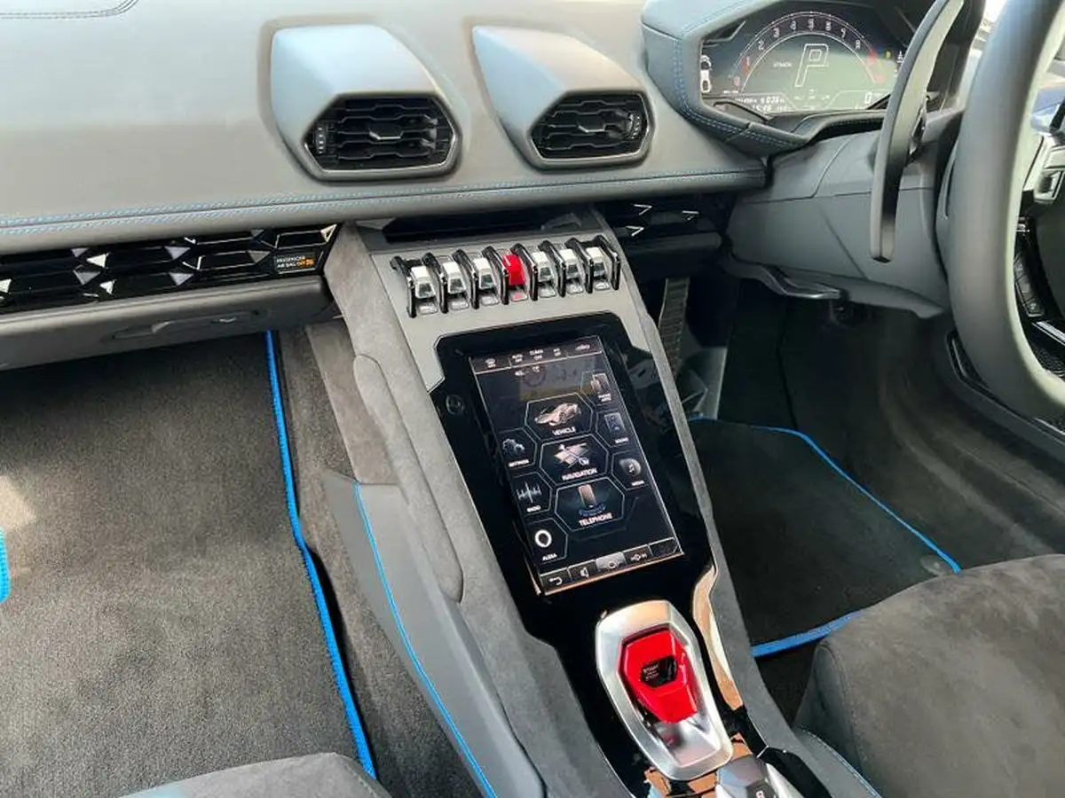 2023-lamborghini-huracan-52-tecnica-big-12