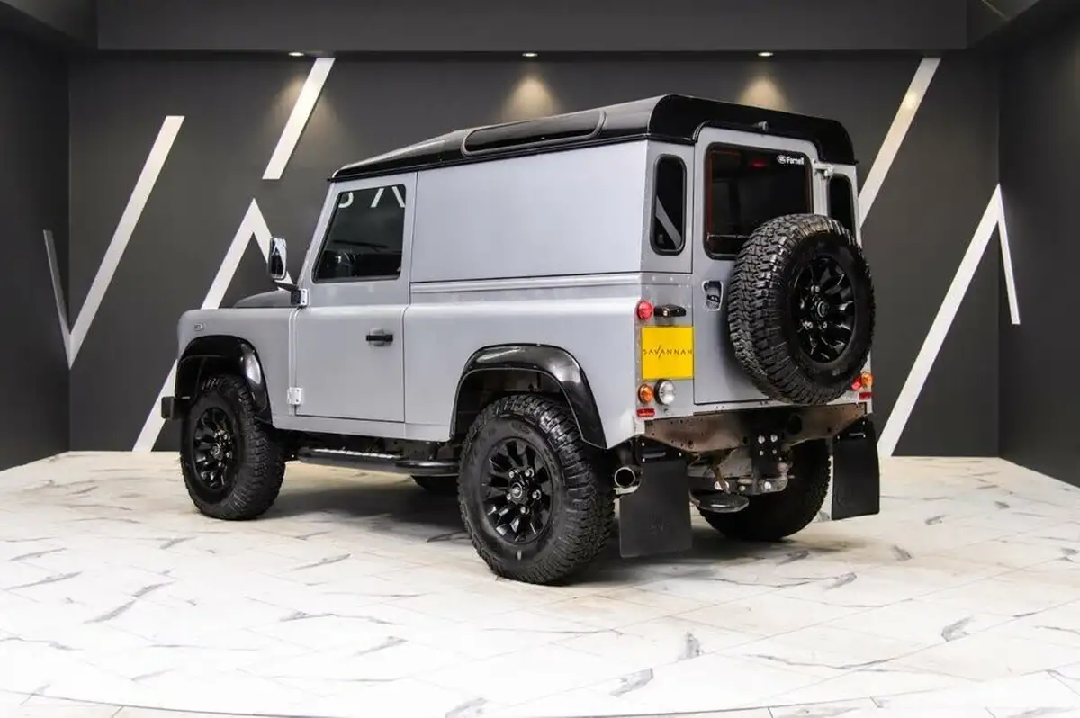 2015-land-rover-90-defender-22td-xs-hard-top-big-30