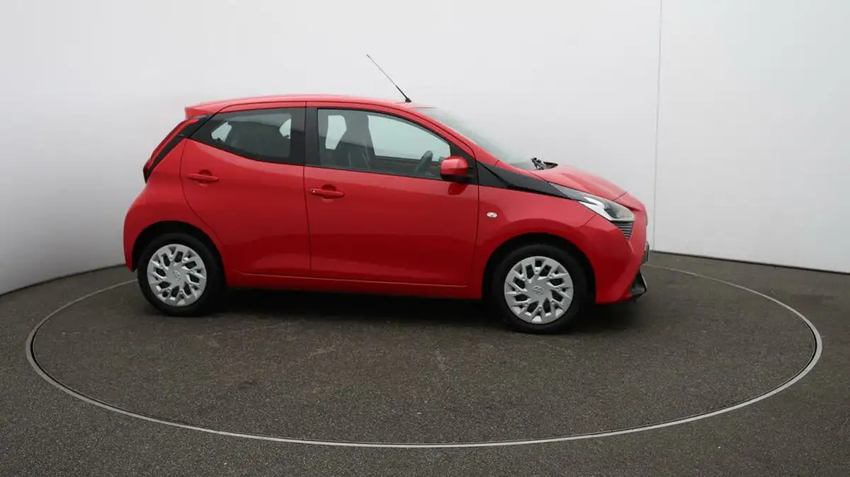 2021-toyota-aygo-10-vvt-i-x-play-tss-x-shift-big-40
