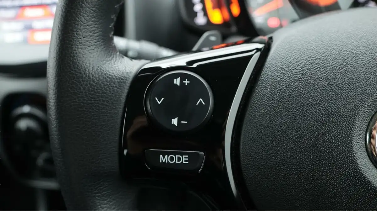 2021-toyota-aygo-10-vvt-i-x-play-tss-x-shift-big-23