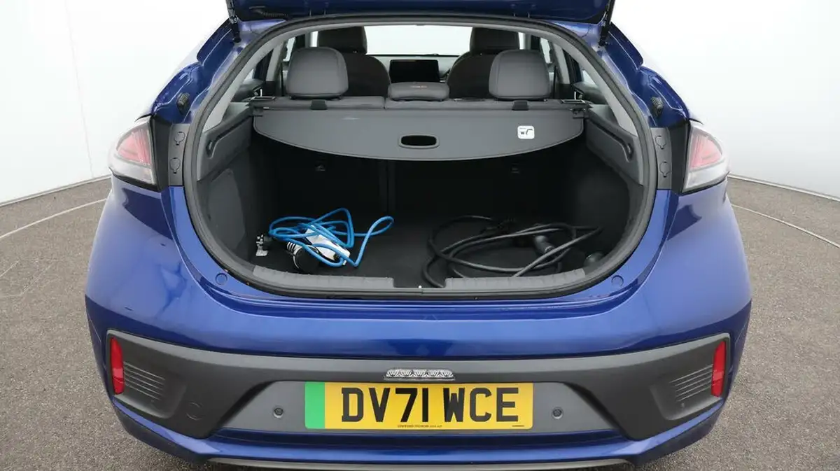 2022-hyundai-ioniq-e-premium-electric-big-17