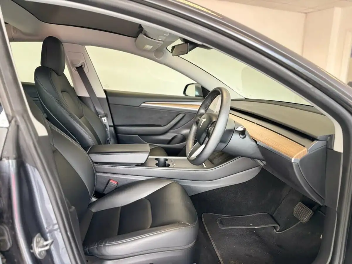 2021-tesla-model-3-e-long-range-4x4-big-16