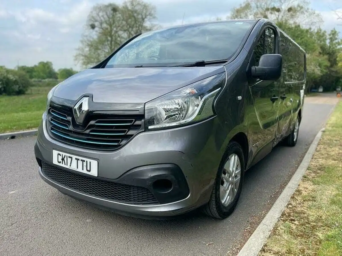 2017-renault-trafic-16dci-ll29-125-sport-nav-energy-125-e6-panel-van-big-1