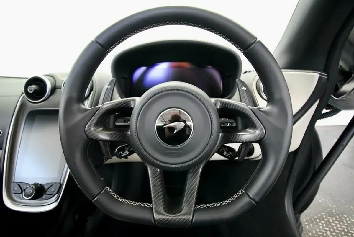 2019-mclaren-570s-38-spider-big-16
