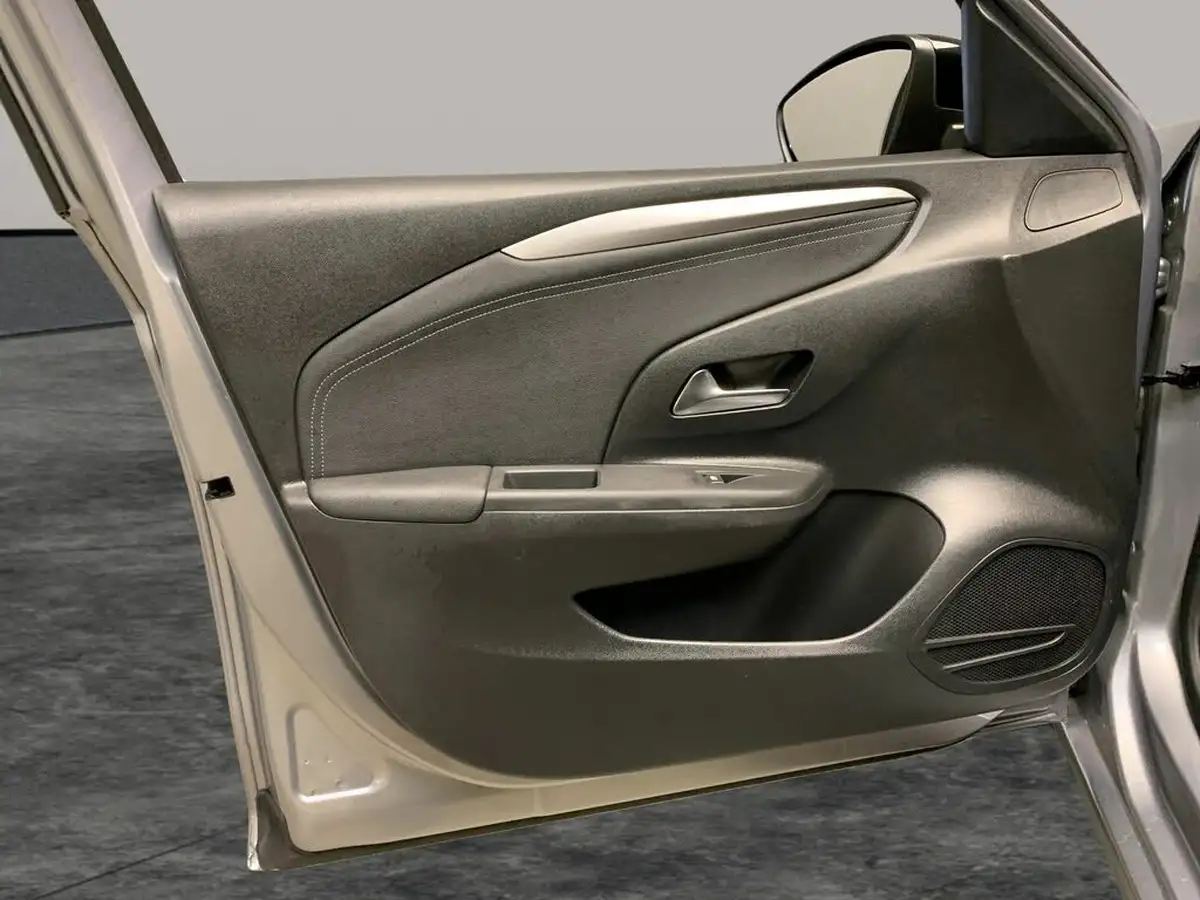 2021-vauxhall-corsa-e-sri-premium-big-28