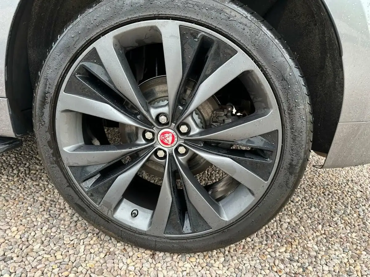 2022-jaguar-f-pace-20-d200-r-dynamic-se-big-28