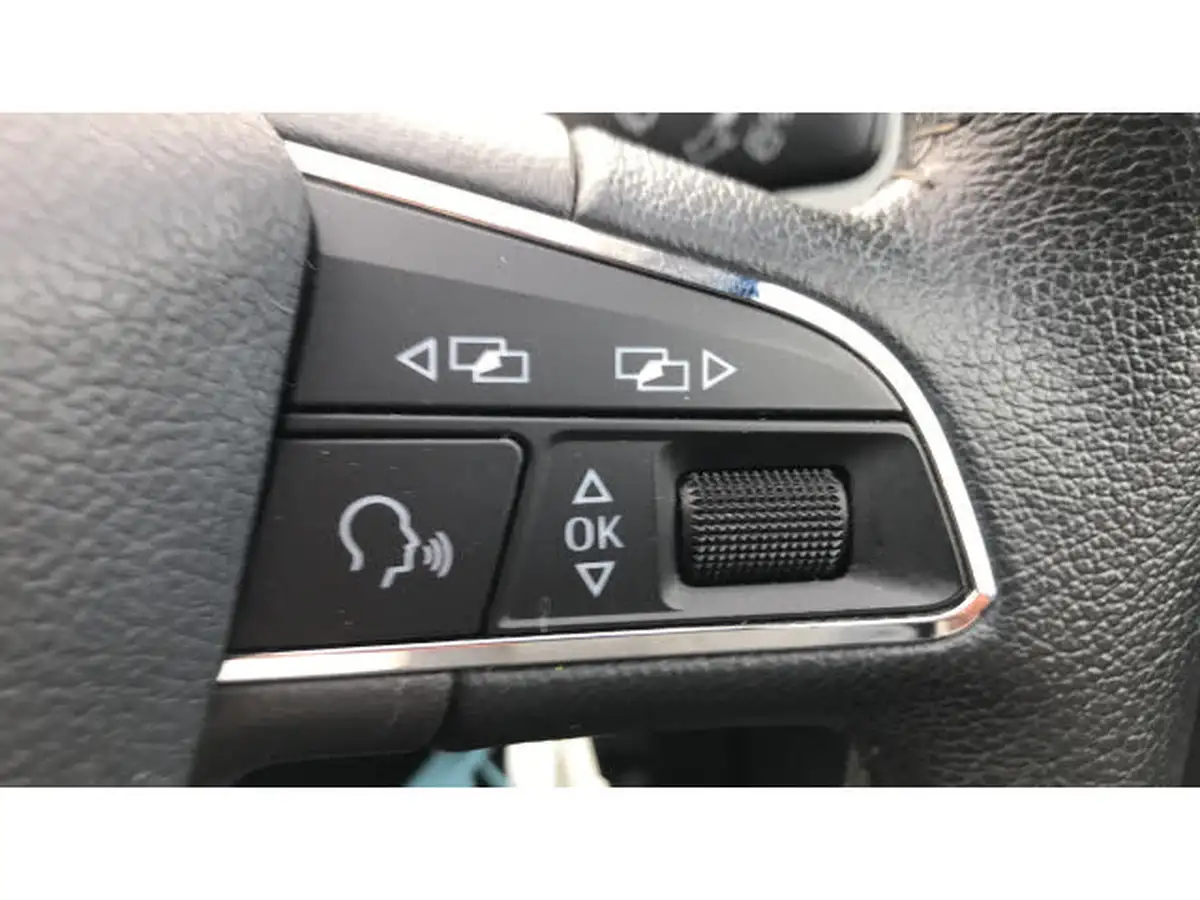 2017-seat-ibiza-10-se-design-big-27