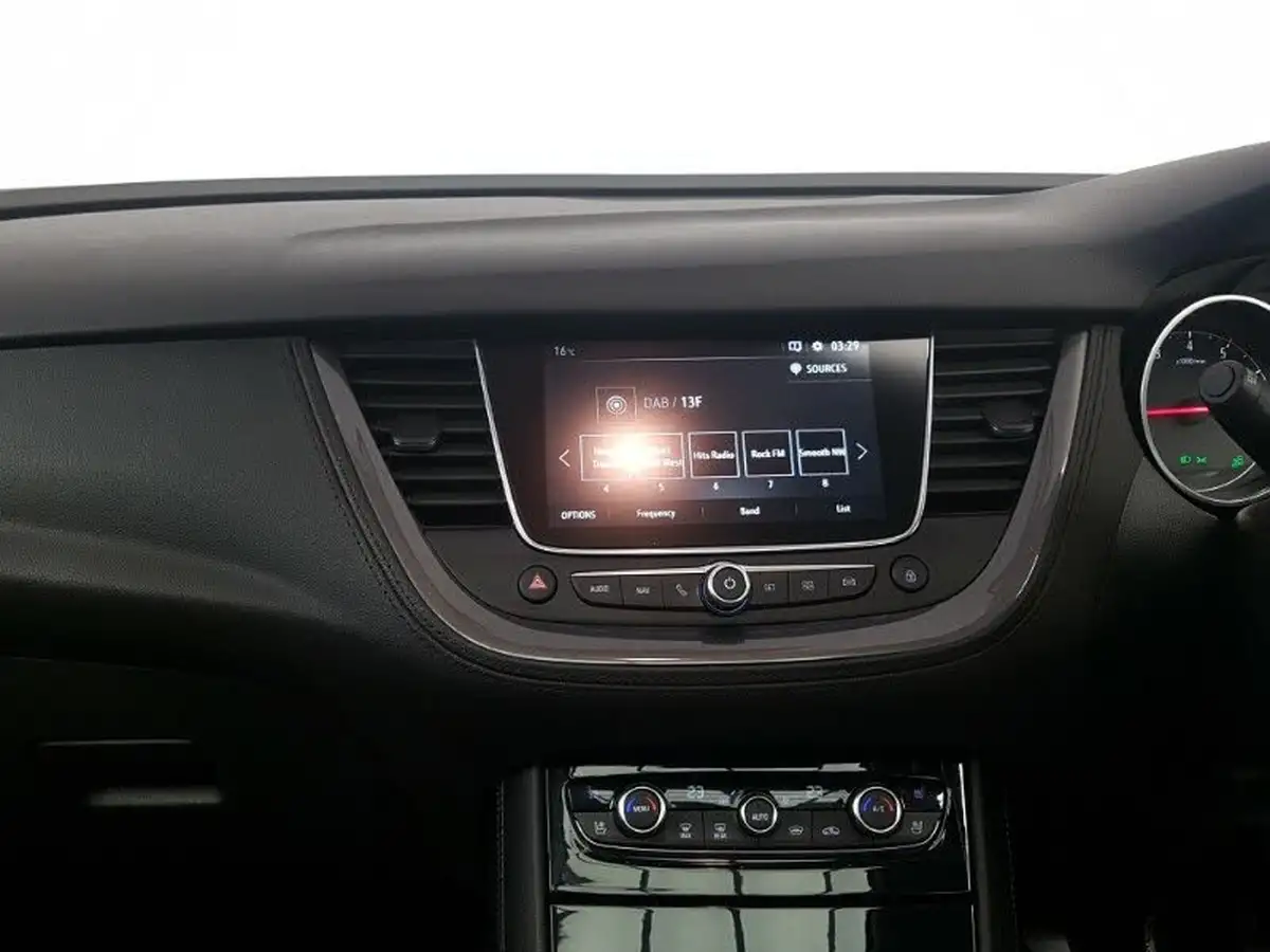 2019-vauxhall-grandland-x-12-elite-nav-big-10