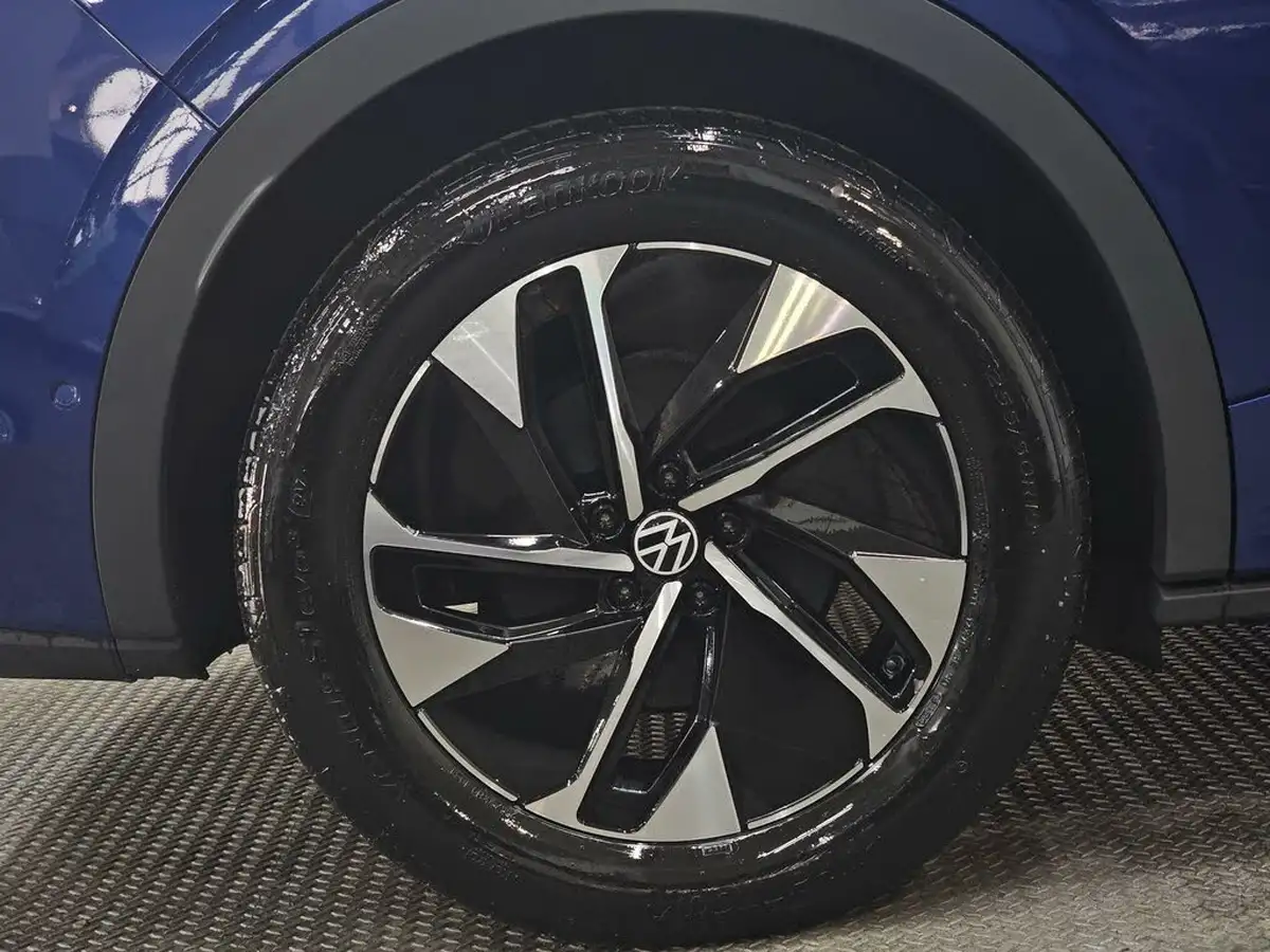 2023-volkswagen-id5-e-tech-204ps-performance-big-8