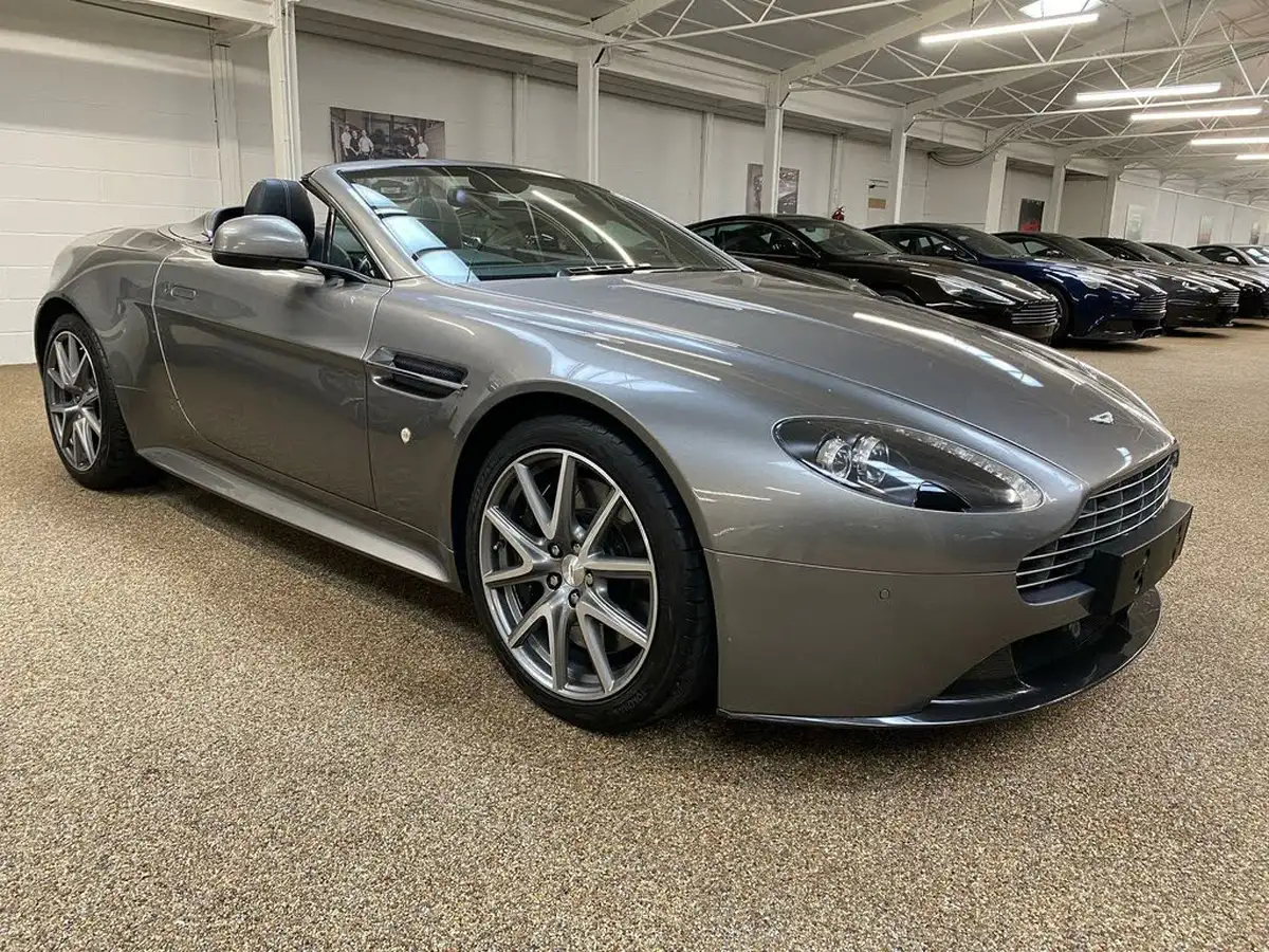 2012-aston-martin-vantage-47-s-roadster-convertible-big-1