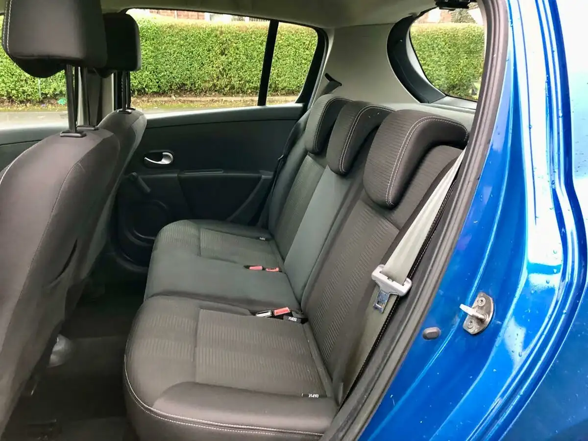 2009-renault-clio-12-dynamique-16v-100-hatchback-5d-big-16