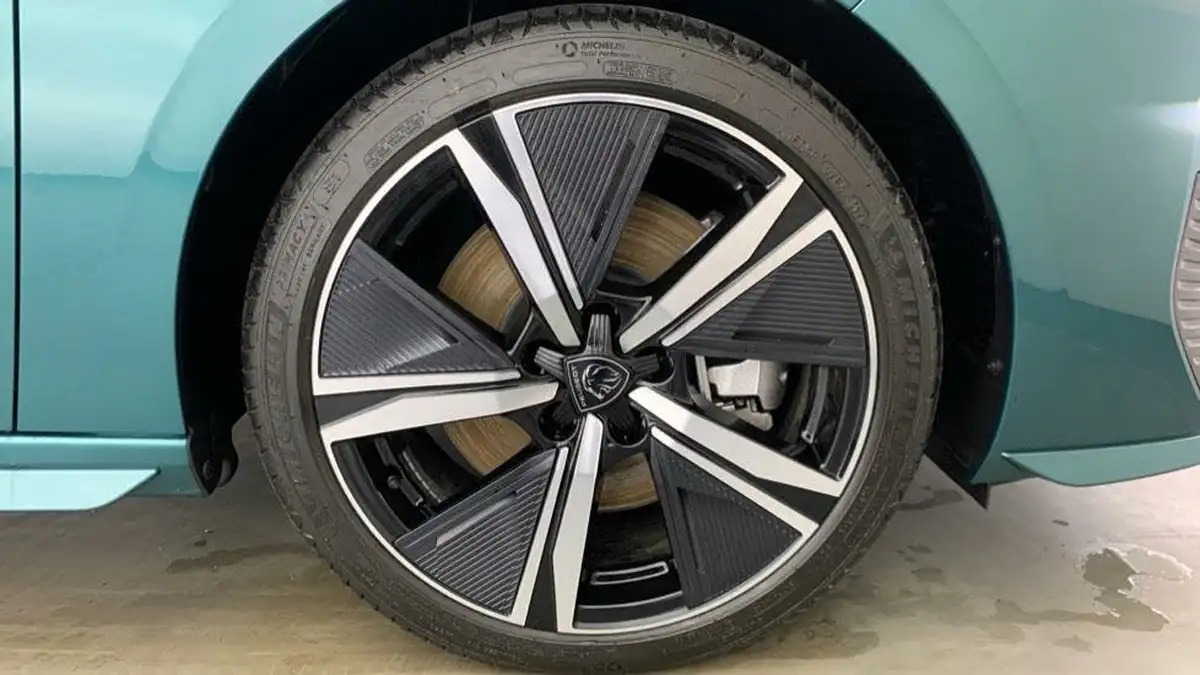 2024-peugeot-308-sw-16-puretech-gt-225ps-big-22