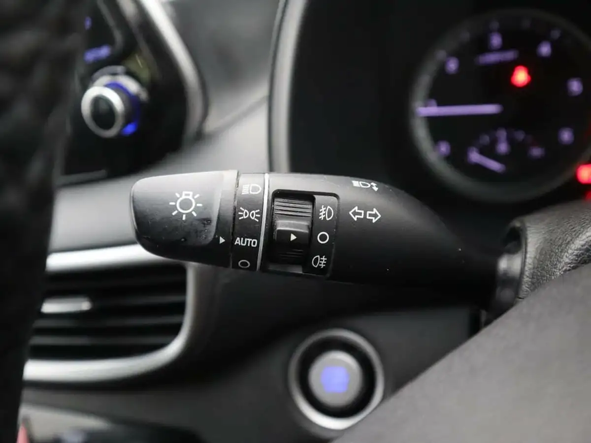 2020-hyundai-tucson-16crdi-premium-115ps-big-20