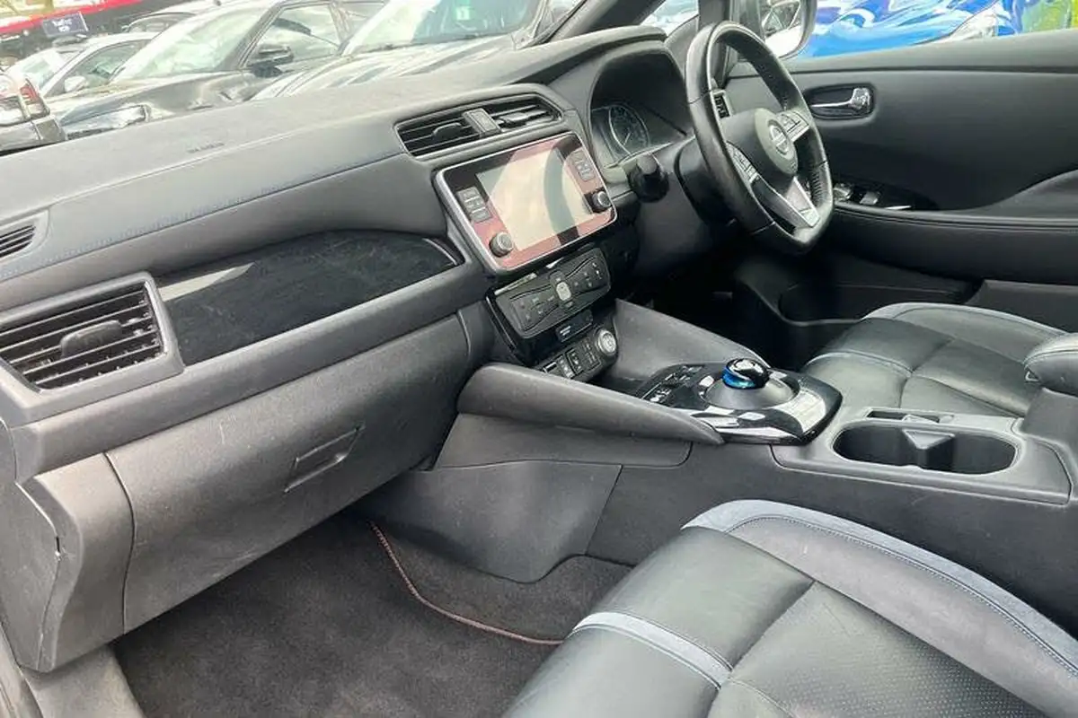 2022-nissan-leaf-e-tekna-big-17