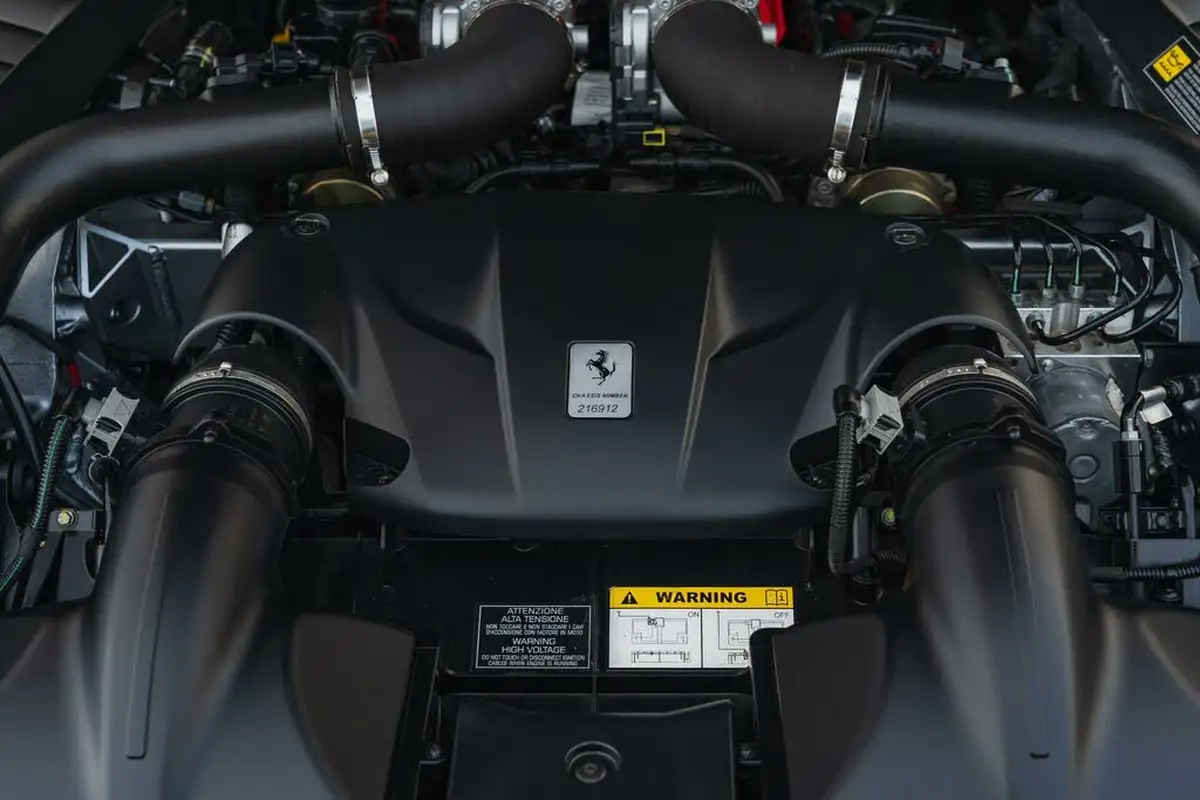 2016-ferrari-california-39-t-big-8