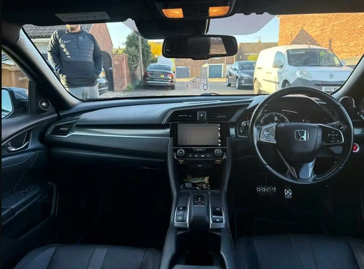 2019-honda-civic-16-i-dtec-ex-tech-packss-hatchback-5d-auto-big-4