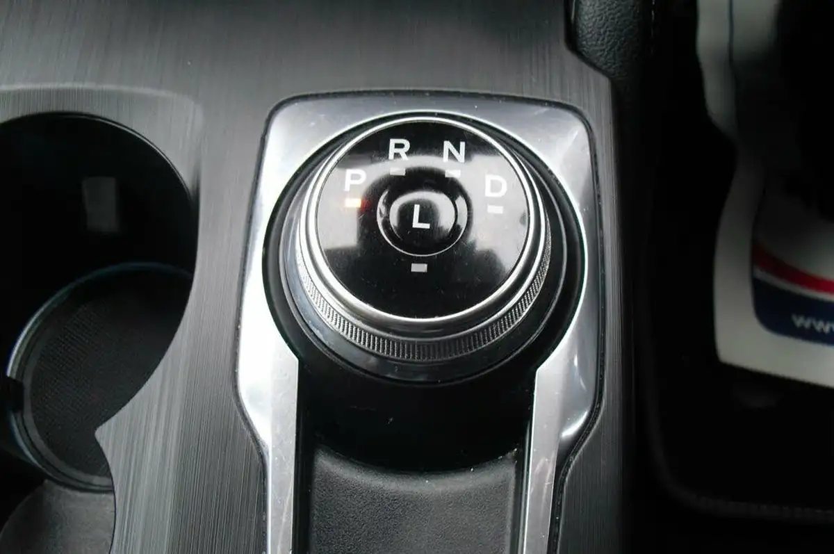 2020-ford-focus-10t-titanium-x-estate-auto-big-11