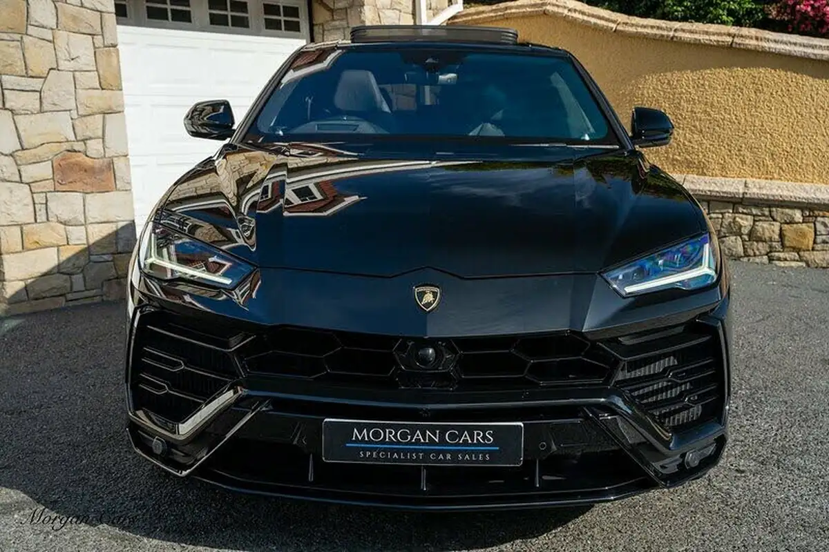2021-lamborghini-urus-40-no-trim-big-28