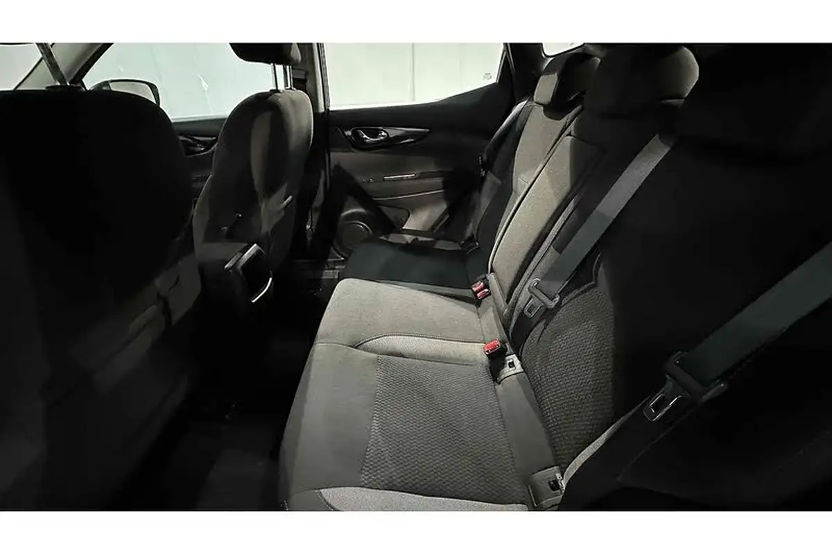 2018-nissan-qashqai-12-dig-t-acenta-big-17