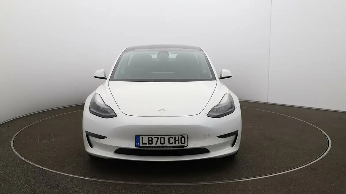 2020-tesla-model-3-e-long-range-big-32