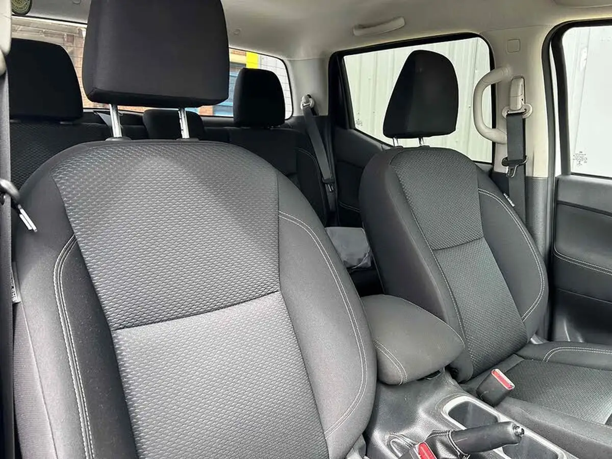 2021-nissan-navara-23dci-tt-n-connecta-8-navi-big-10