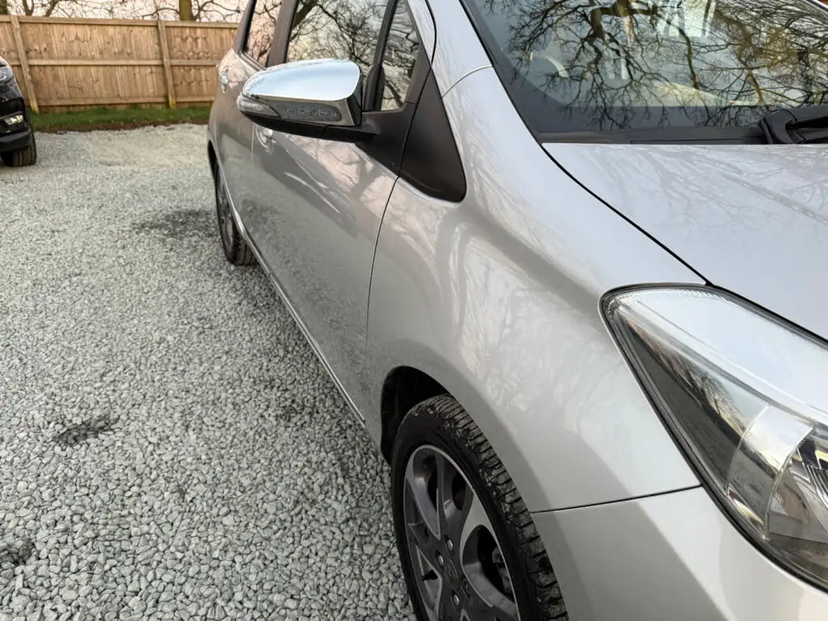 2013-toyota-yaris-133-trend-vvt-i-5d-big-26