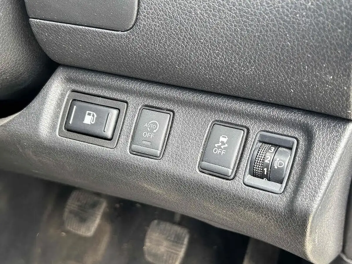 2021-nissan-navara-23dci-tt-n-connecta-8-navi-big-35