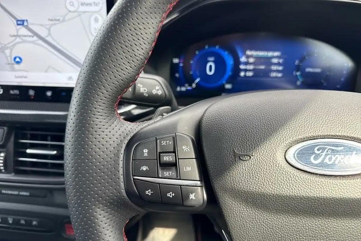 2023-ford-focus-23t-st-hatchback-auto-big-28