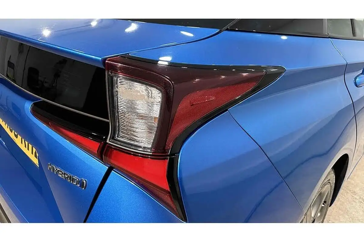 2020-toyota-prius-18-vvt-i-excel-cvt-big-14