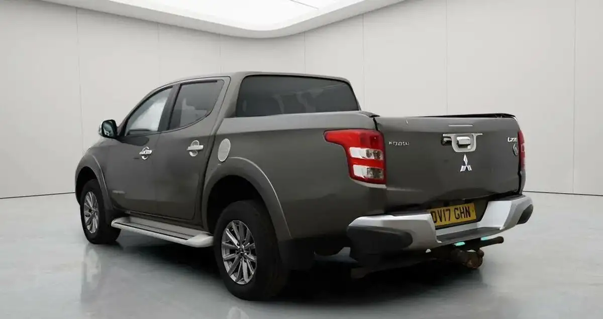 2017-mitsubishi-l200-24di-d-barbarian-178bhp-eu6-big-4