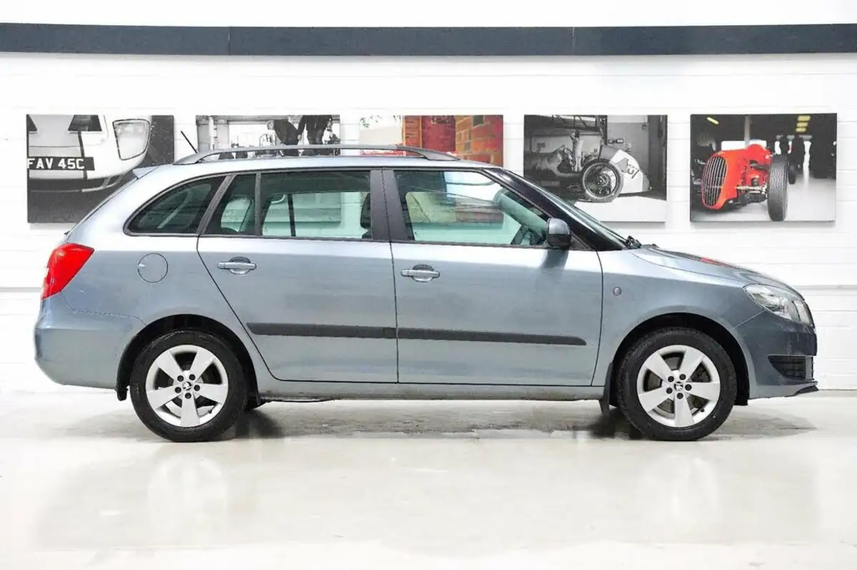 2013-skoda-fabia-12-se-104bhp-estate-1197cc-dsg-big-2