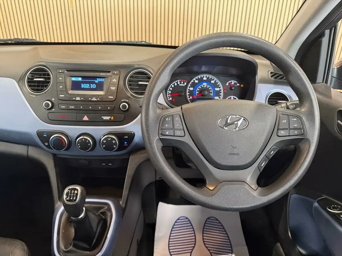 2014-hyundai-i10-10-se-big-16