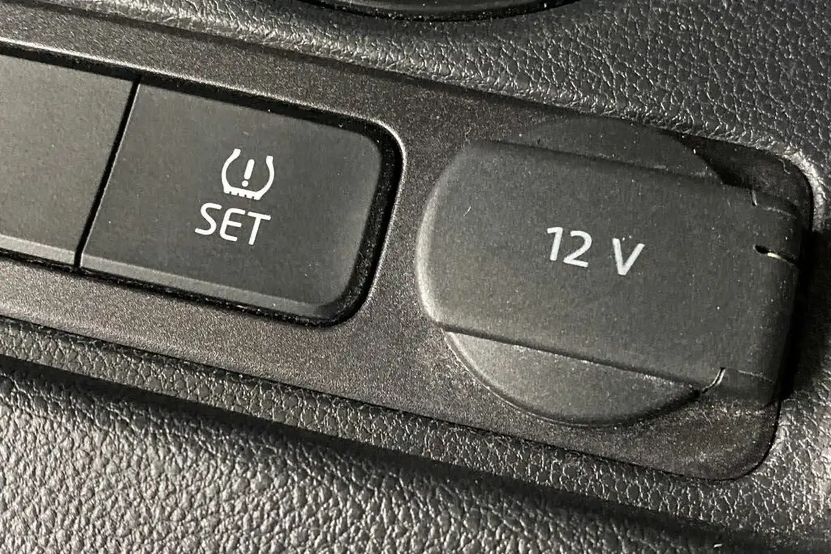 2021-volkswagen-up-10-gti-5d-big-24