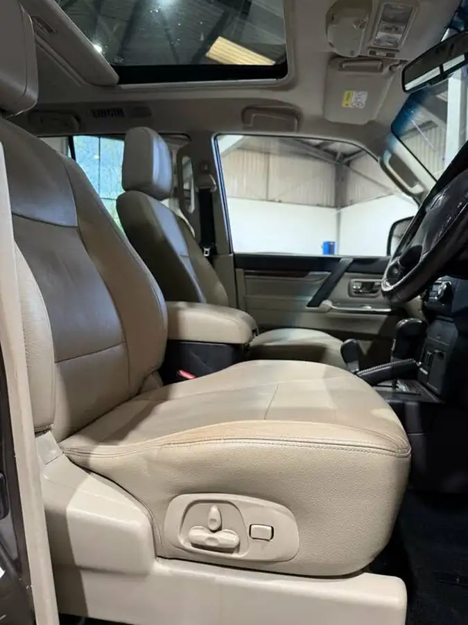 2014-mitsubishi-shogun-32td-sg4-big-14