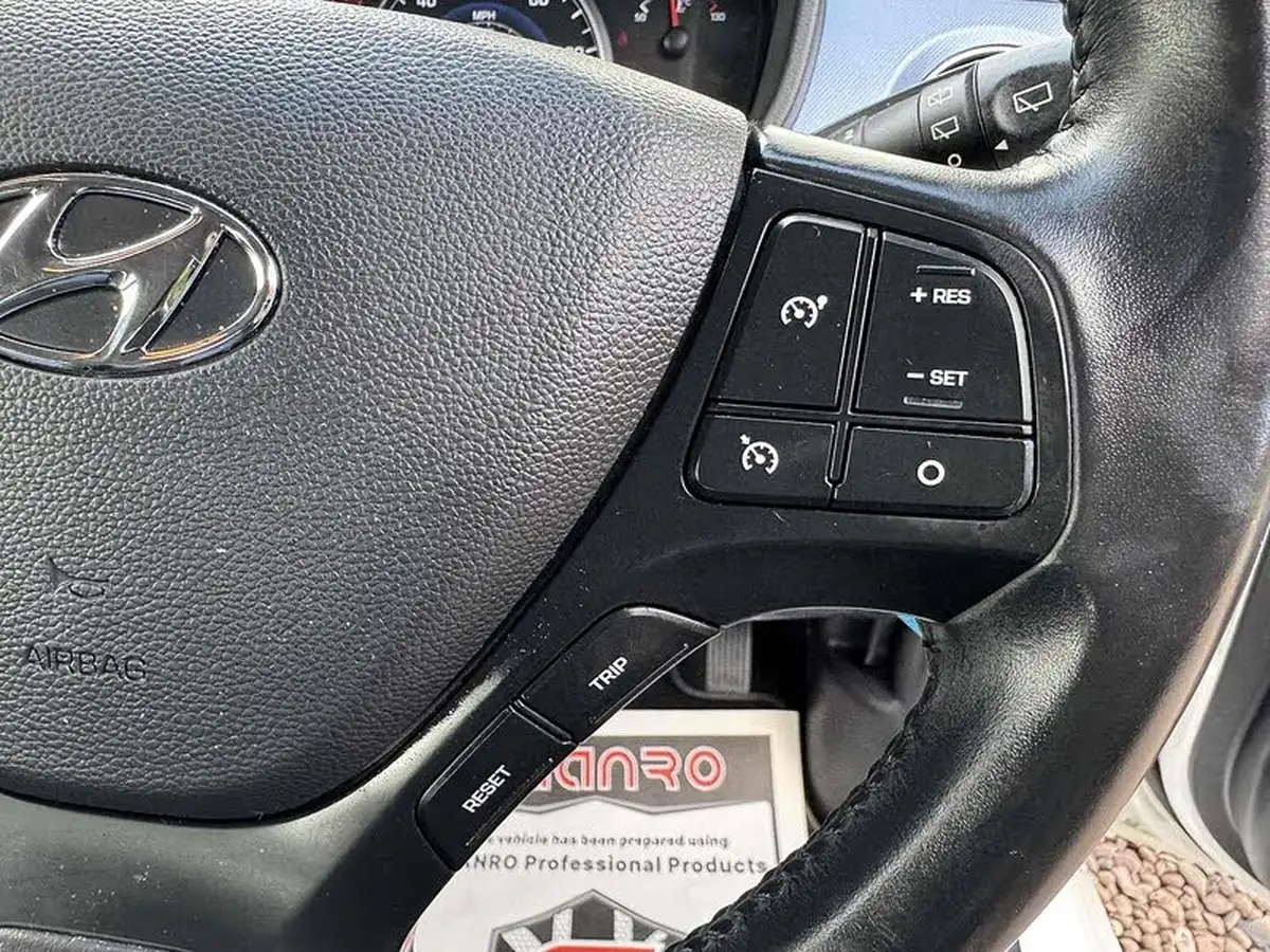 2014-hyundai-i10-12-premium-big-12