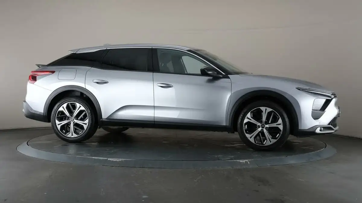 2022-citroen-c5-x-12-puretech-sense-plus-big-49