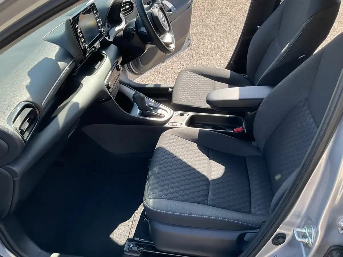 2022-toyota-yaris-15-vvt-i-icon-big-12