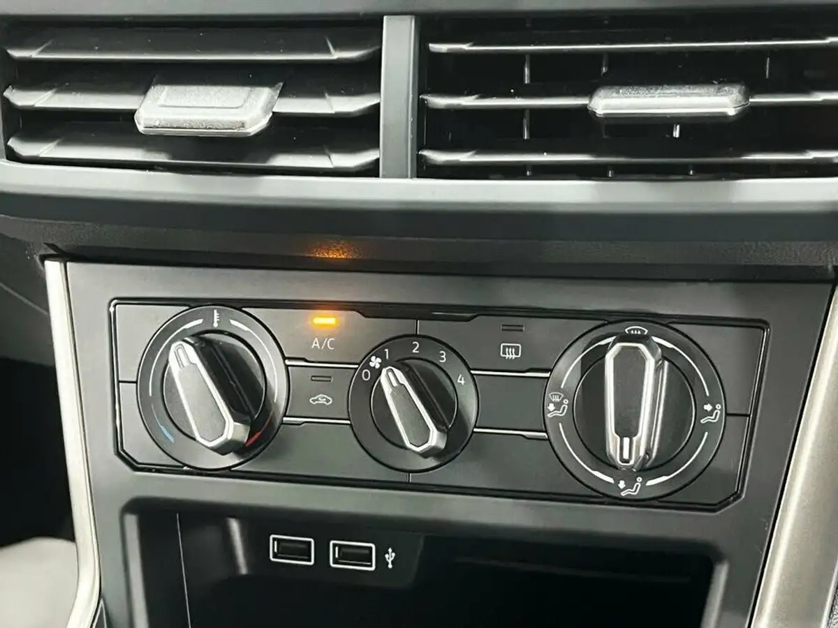 2020-volkswagen-polo-10-tsi-match-big-22