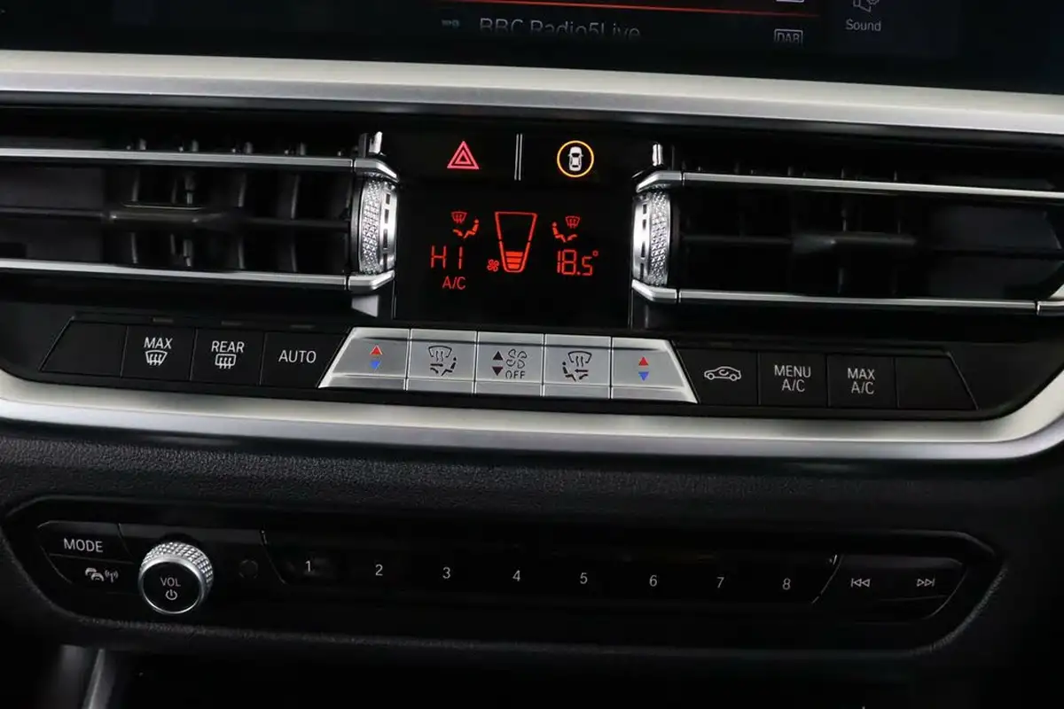 2020-bmw-3-series-20-330e-se-pro-touring-5d-big-28
