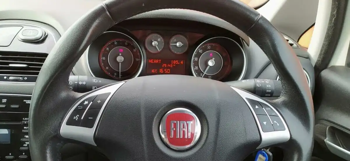 2016-fiat-punto-12-easy-5d-big-33