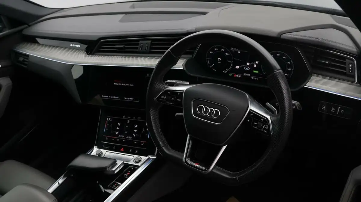 2021-audi-e-tron-50e-s-line-station-wagon-big-8