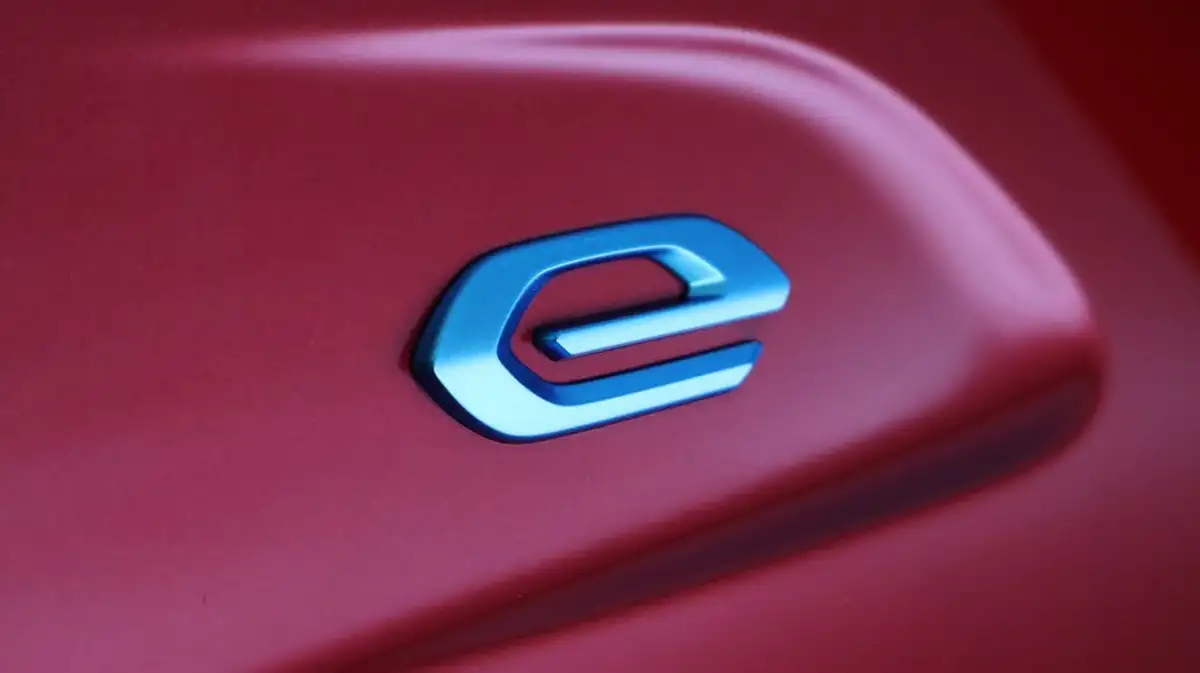 2022-peugeot-208-e-gt-136bhp-50kwh-big-18