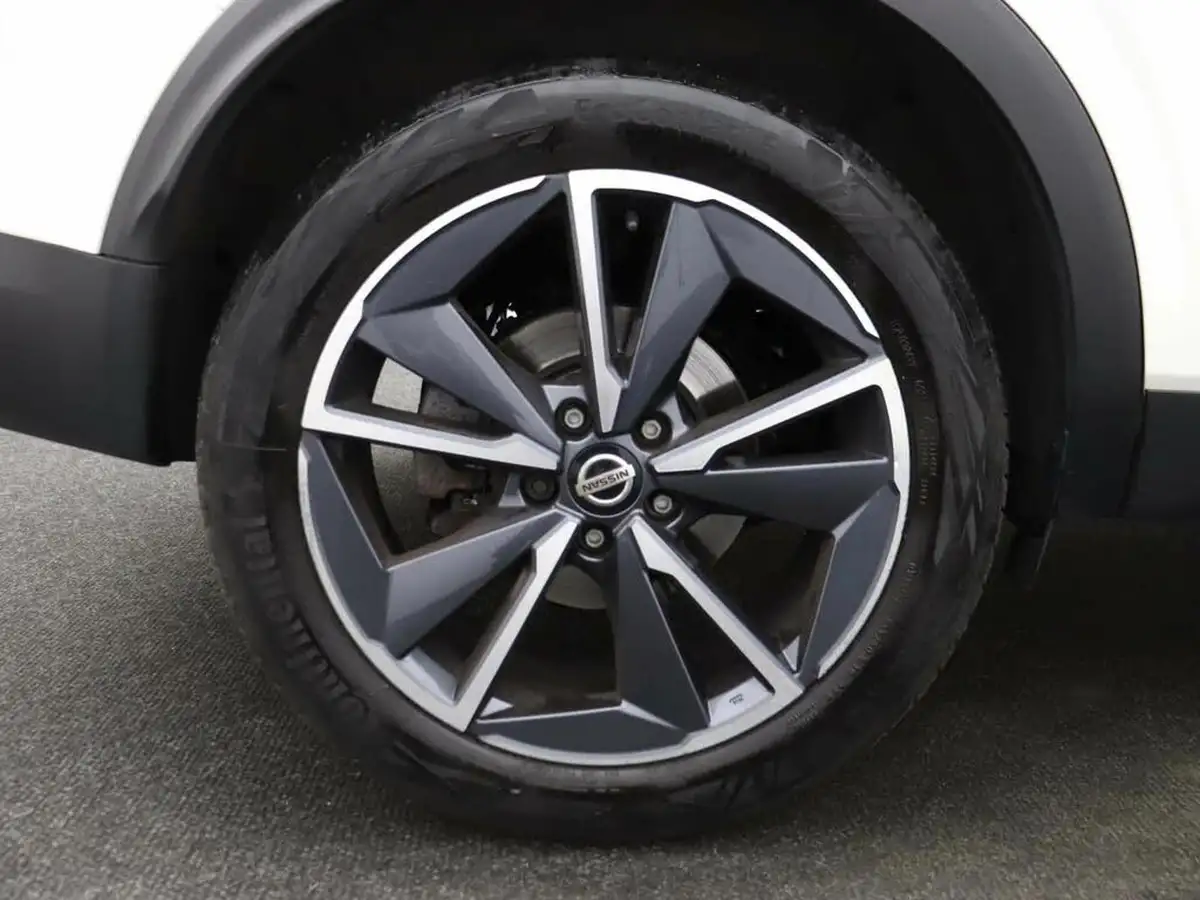 2022-nissan-qashqai-13-dig-t-tekna-158ps-xtronic-big-5