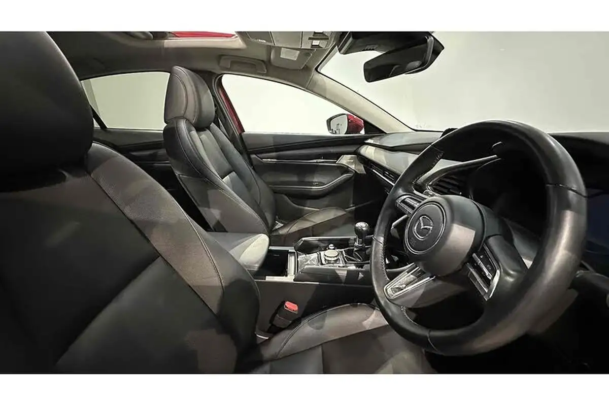 2022-mazda-mazda3-20-gt-sport-186ps-saloon-4d-big-22