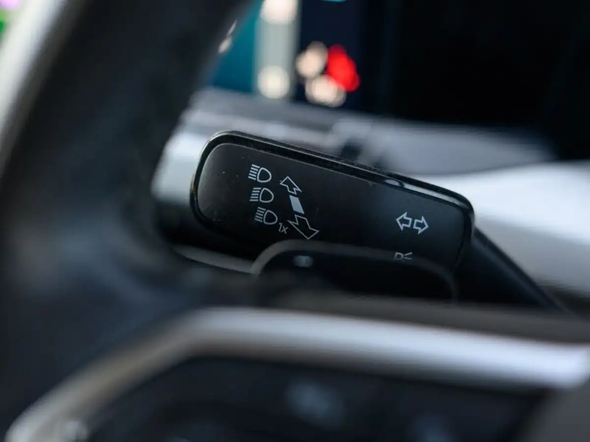 2021-volkswagen-golf-10-etsi-life-hatchback-big-19
